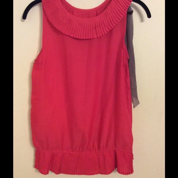 Loft pleated top - Picture 2 of 3